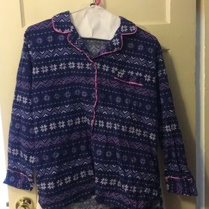 Noble Mount Snowflake Pajama Set